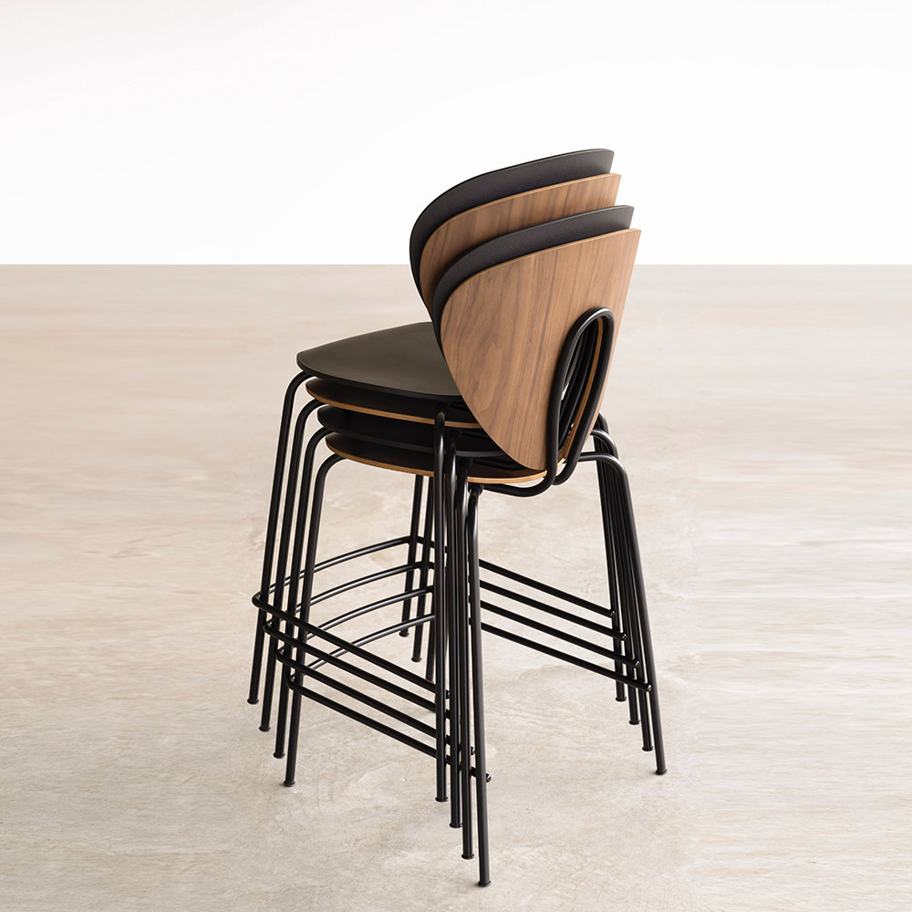 stua-globus-stool-taburete-apilado-stacking.webp